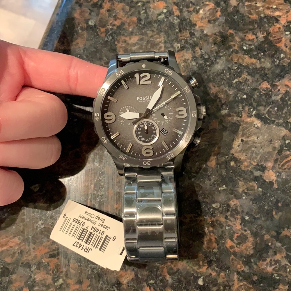 Brand new fossil men’s watch. NWT and box